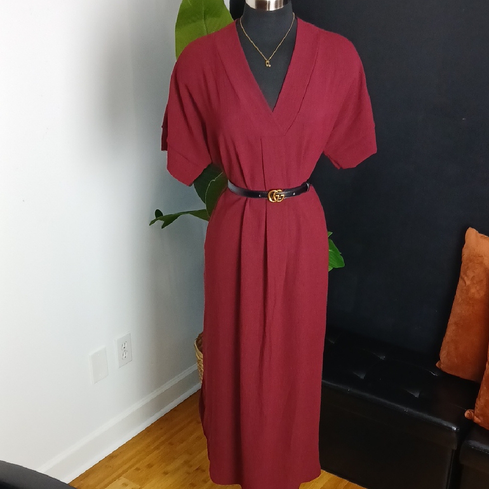 Chic Burgundy V-Neck Maxi Dress